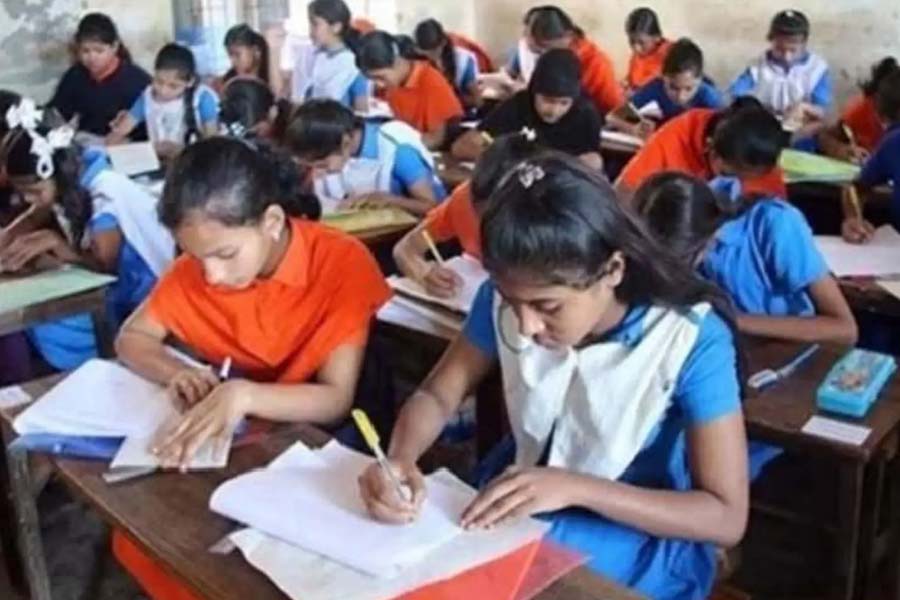 প্রাথমিক বৃত্তিতে অনুপস্থিত ৩ হাজারের বেশি শিক্ষার্থী