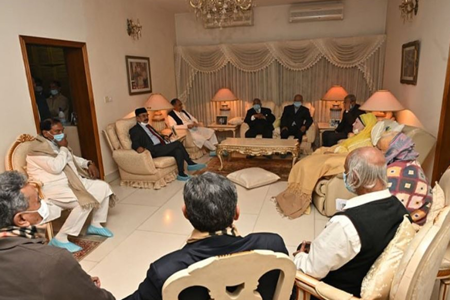 সহযোদ্ধাদের স্মৃতিতে খালেদা জিয়া