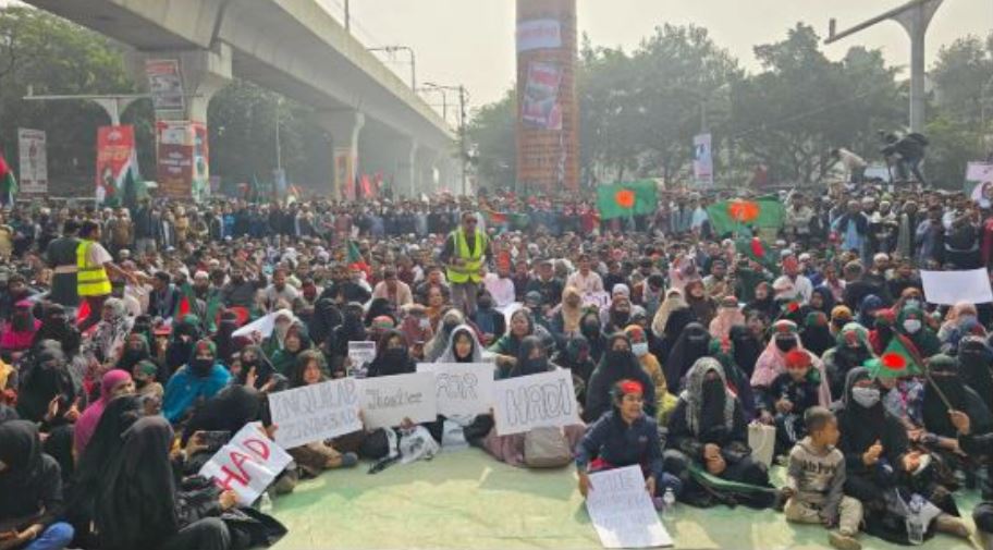 আবারও শাহবাগে অবস্থান নিল ইনকিলাব মঞ্চ