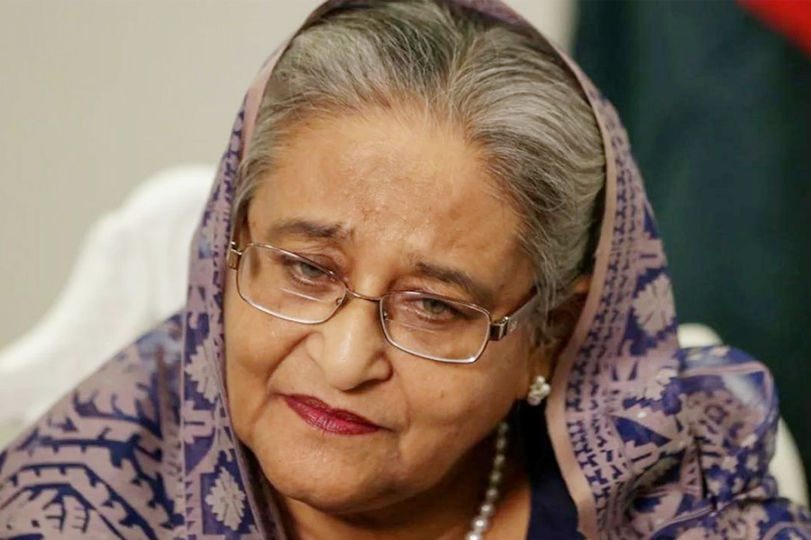 শেখ হাসিনাসহ পলাতকদের হাজিরে পত্রিকায় বিজ্ঞপ্তি প্রকাশের নির্দেশ