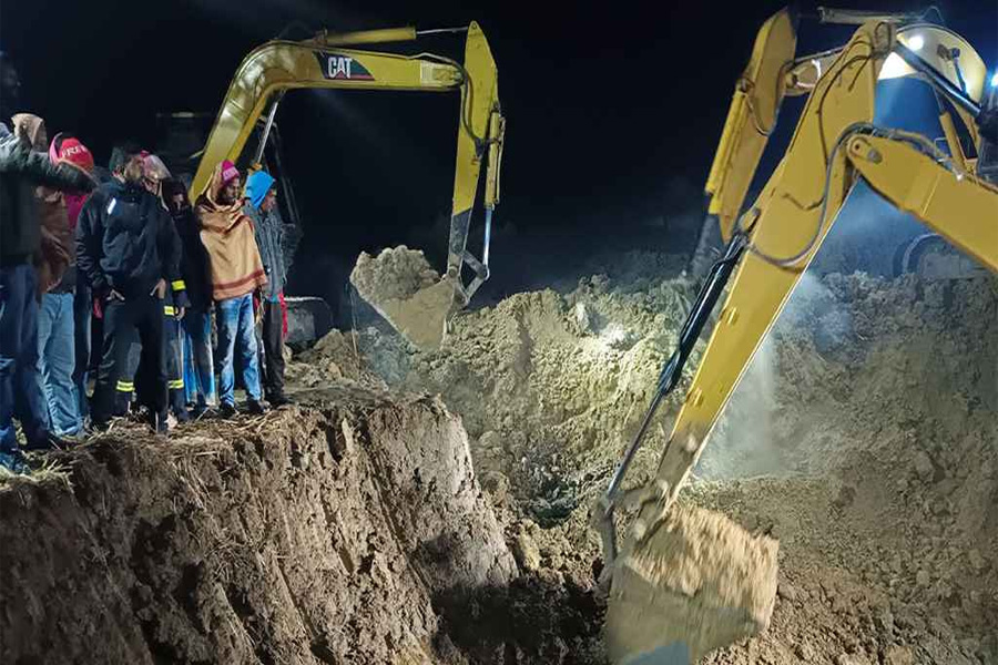 সাজিদকে উদ্ধারে ৪০ ফুট গর্ত থেকে খোঁড়া হচ্ছে সুড়ঙ্গ