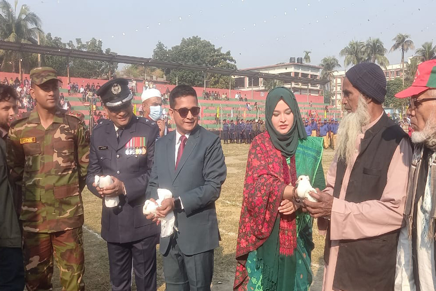 শিবচরে জাতীয় পতাকা উত্তোলনের মধ্য দিয়ে মহান বিজয় দিবস পালিত