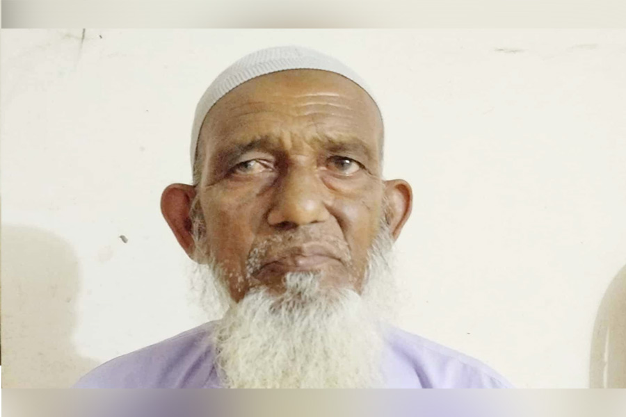 বৃদ্ধকে মসজিদ থেকে তুলে নির্যাতন