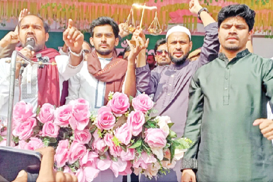 আ'লীগকে পুনর্বাসনের চেষ্টা করলে বিপদে পড়বে বিএনপি: আসিফ