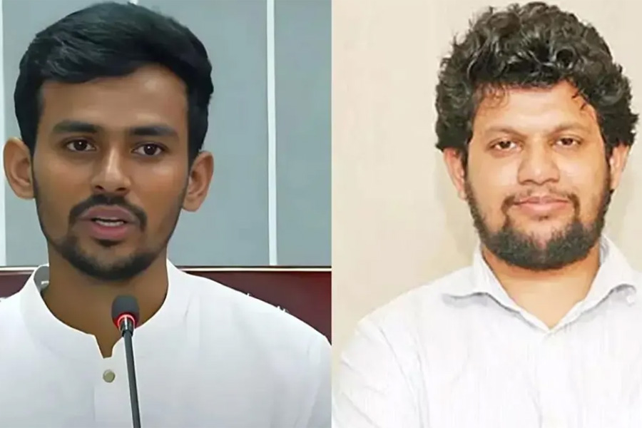 উচ্চ পর্যায়ের নির্দেশে সরকারি বাসায় থাকছেন আসিফ-মাহফুজ