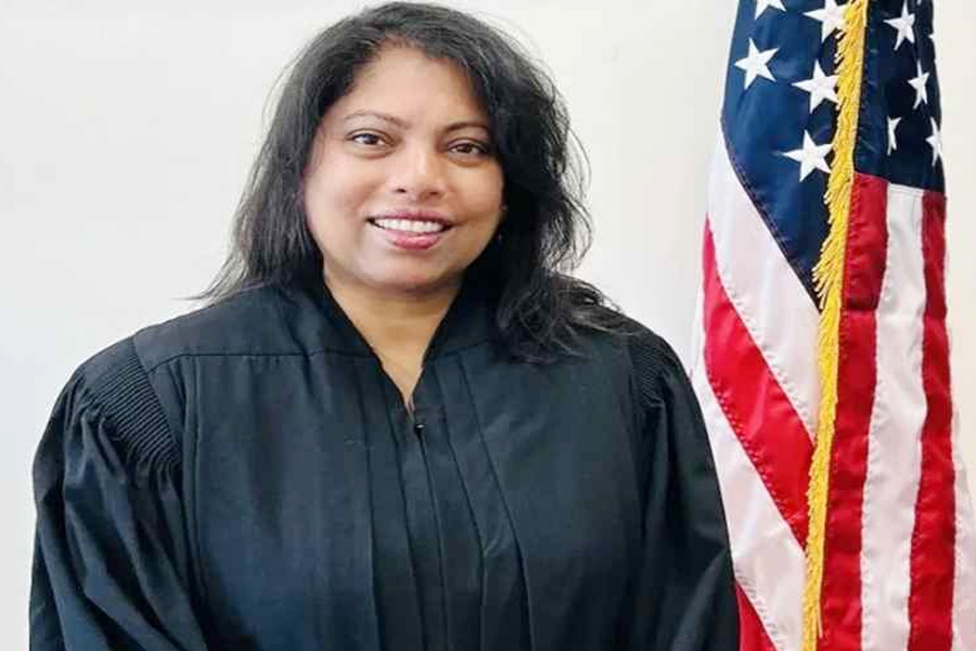 কোরআন ছুঁয়ে শপথ নিলেন বাংলাদেশি বংশোদ্ভূত সোমা