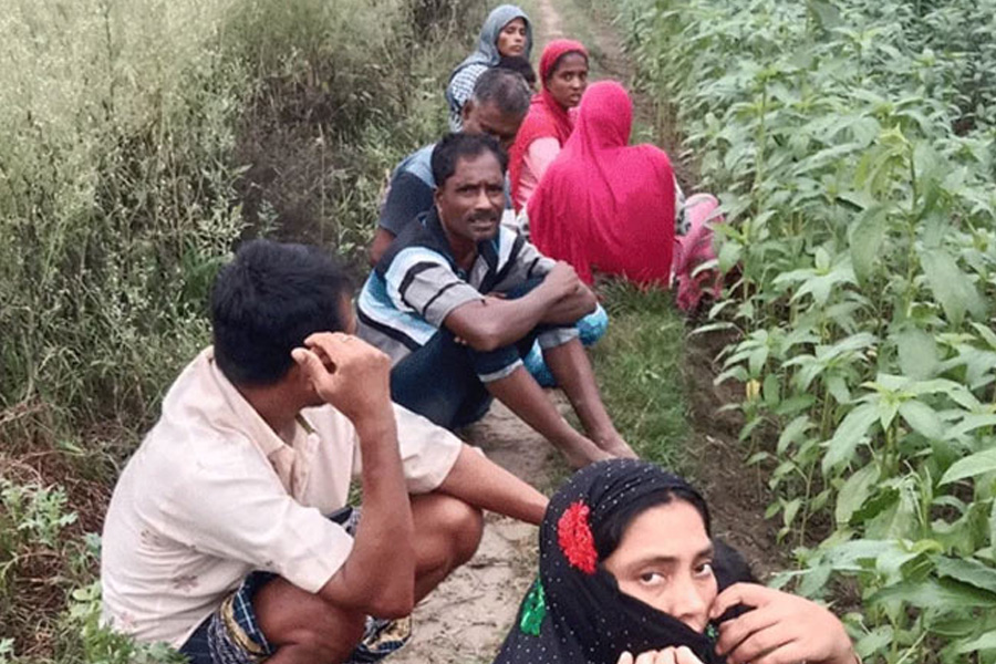 পতাকা বৈঠকে সমাধান হয়নি, শূণ্যরেখায় শিশুসহ ১২ জন