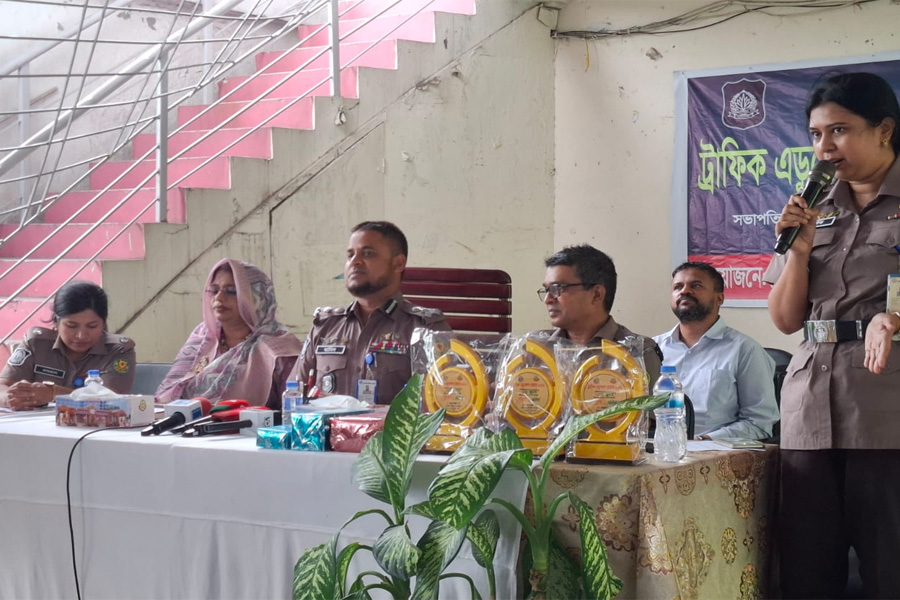 টিফিনের টাকা বাঁচিয়ে গাছ কিনবে শিক্ষার্থীরা, গড়ে উঠবে সবুজ বাগান