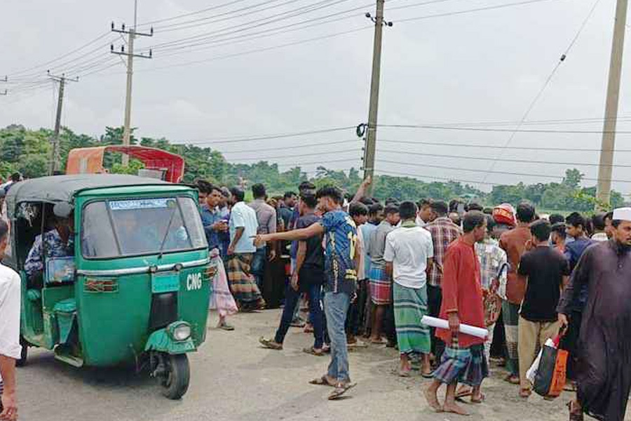 শান্তিগঞ্জে পিকআপ-সিএনজি সংঘর্ষে মৃত্যু ৩