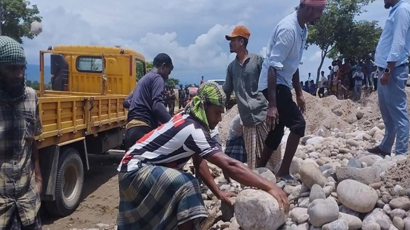 সিলেটে সাদাপাথর লুটে আটক ৫, আসামি ২ হাজার