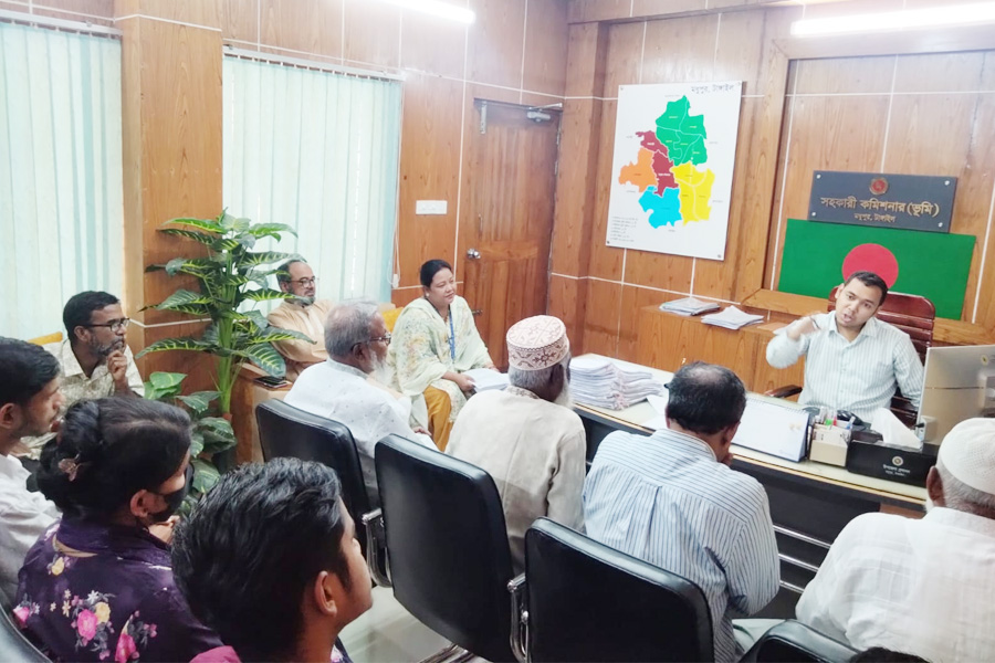 ভূমি সেবায় স্বচ্ছতা ও সুশাসন নিশ্চিতে সভা অনুষ্ঠিত