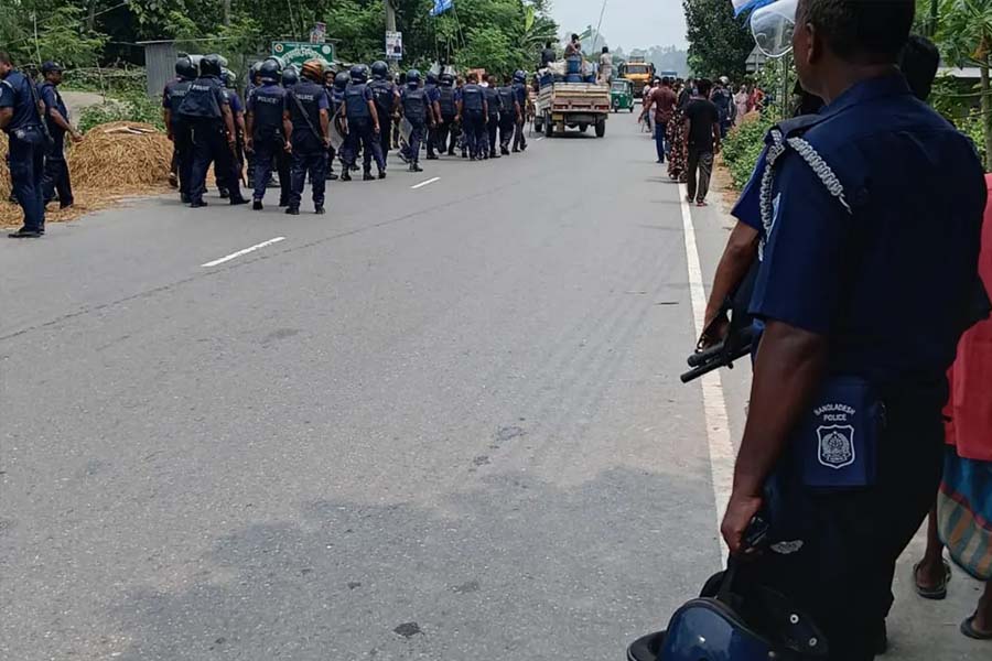 টাঙ্গাইলে সংঘর্ষে নিহত ১, জারি ১৪৪ ধারা