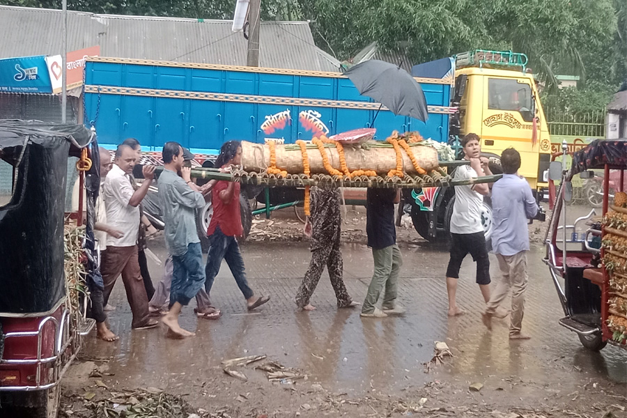 মধুপুরে বাসের ধাক্কায় শিক্ষকের মৃত্যু