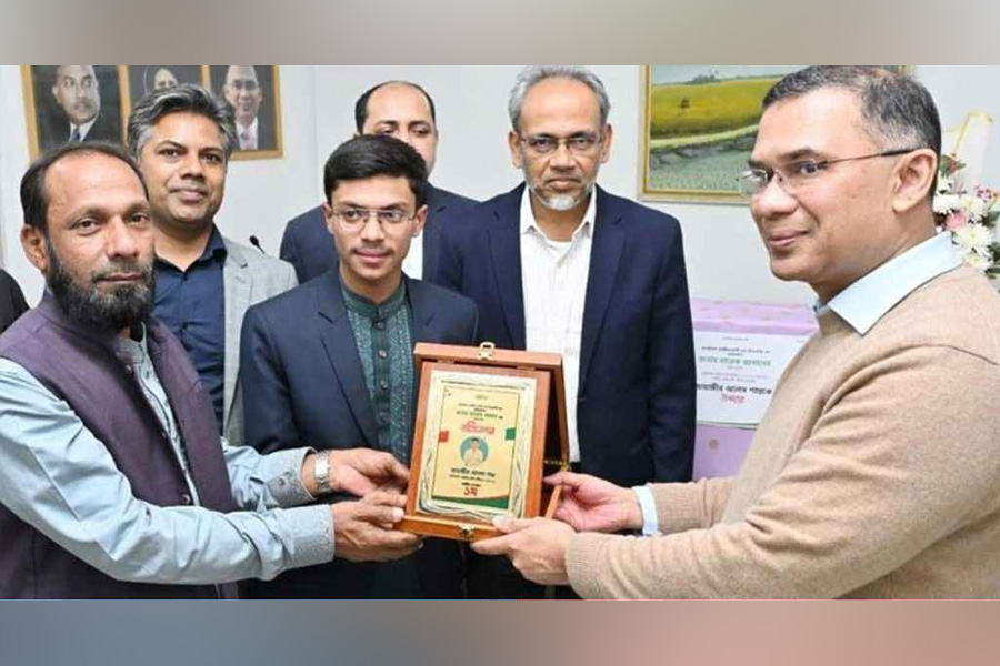 মেডিকেল ভর্তি পরীক্ষায় প্রথম হওয়া শান্তকে তারেক রহমানের উপহার