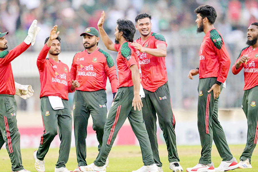 হোয়াইটওয়াশ এড়ানোর লড়াইয়ে বাংলাদেশ