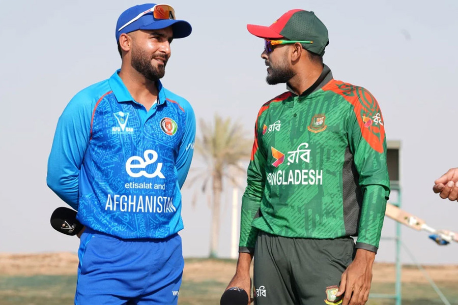 টস হেরে ফিল্ডিংয়ে বাংলাদেশ, একাদশে পরিবর্তন ২