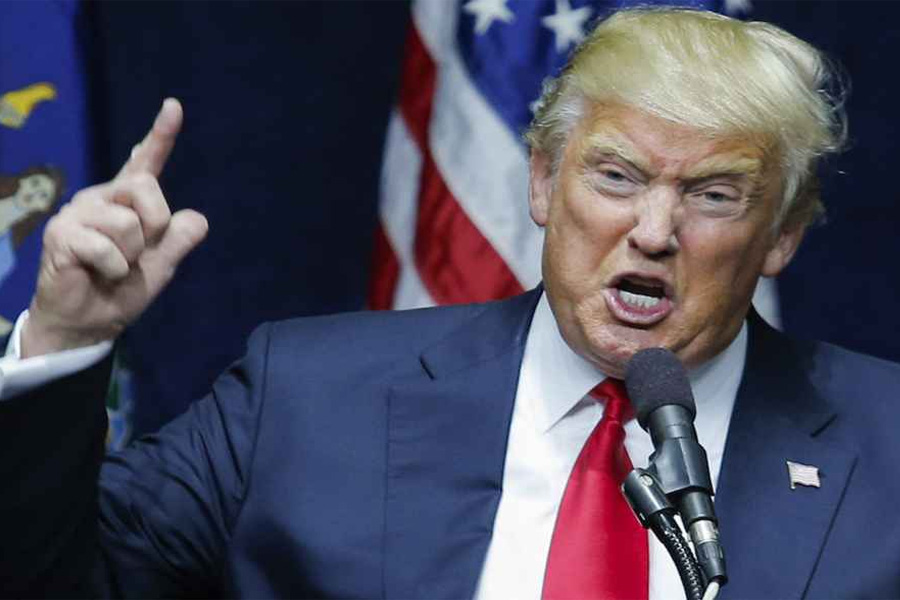 আলোচনা ব্যর্থ হলে ইরানে ‘বিধ্বংসী হামলা’, ট্রাম্পের হুঁশিয়ারি