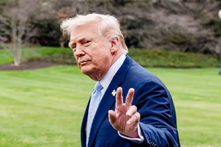 ইরানের জ্বালানি স্থাপনায় হামলা, স্থগিত থাকছে আরও ১০ দিন