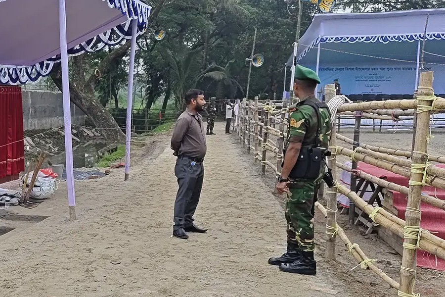 প্রধানমন্ত্রীর আগমনে নিরাপত্তায় ঘেরা ত্রিশাল