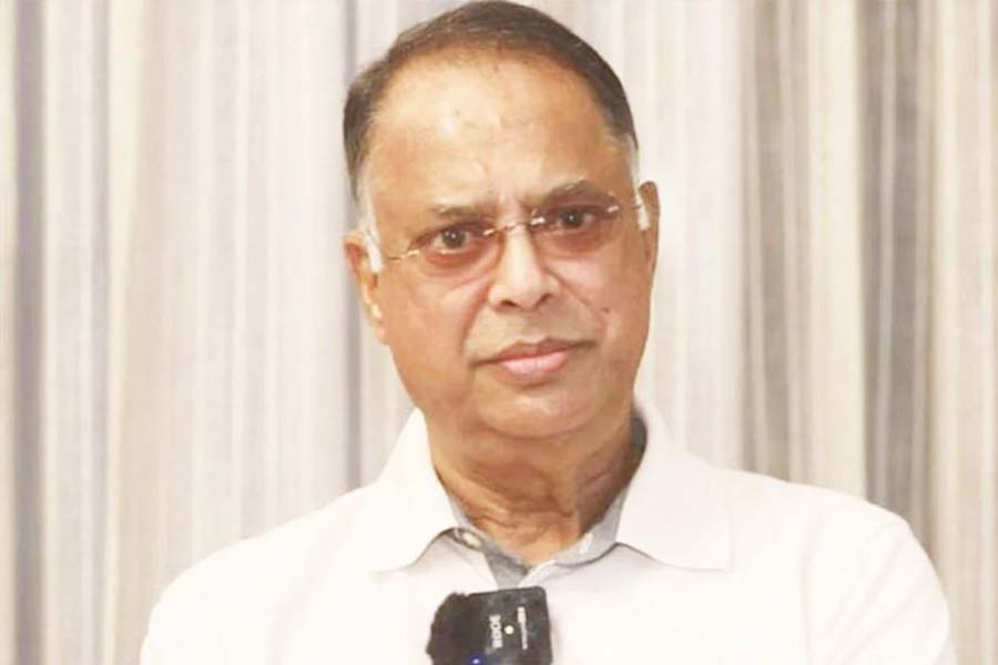 দোকান বন্ধের নির্দেশে অনড় সরকার