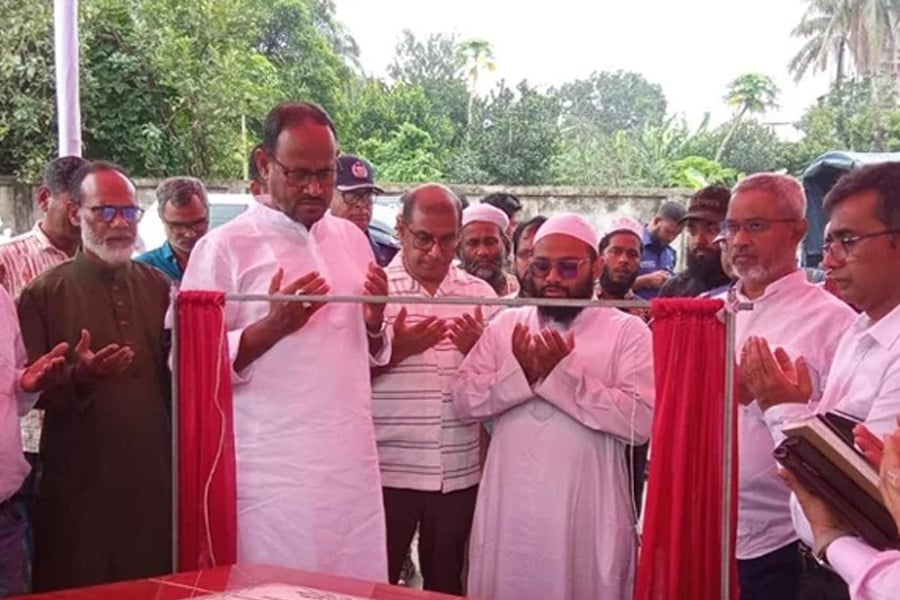 প্রধানমন্ত্রী ঘোষিত উন্নয়ন কর্মসূচি বাস্তবায়ন করা হচ্ছে: টুকু