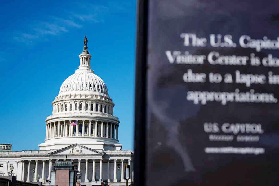 যুক্তরাষ্ট্রে সরকারি কর্মী ছাঁটাই স্থগিত করলেন বিচারক