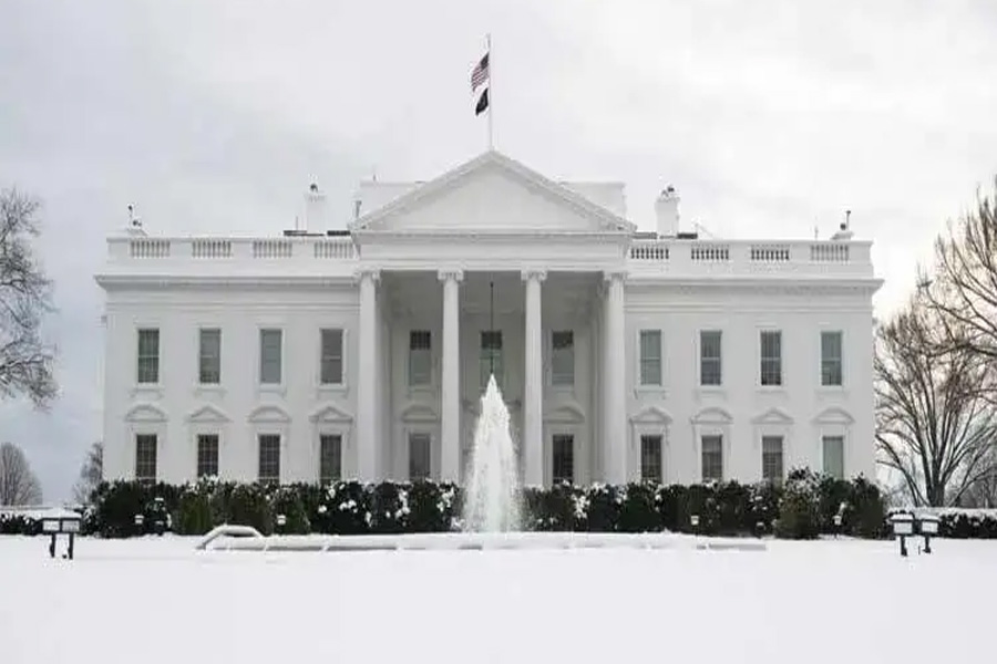 যুক্তরাষ্ট্রে শাটডাউন ঘিরে ব্যাপক কর্মী ছাঁটাইয়ের আশঙ্কা