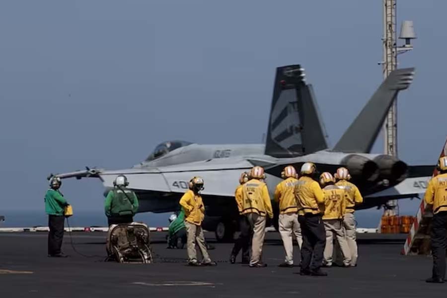 ইরান সংঘাতে যুক্তরাষ্ট্রের ১৬ সামরিক বিমান ক্ষতি