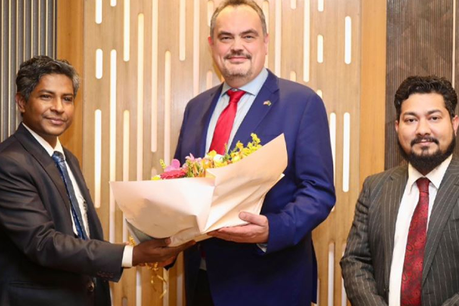 ঢাকায় নতুন মার্কিন রাষ্ট্রদূত ব্রেন্ট ক্রিস্টেনসেন