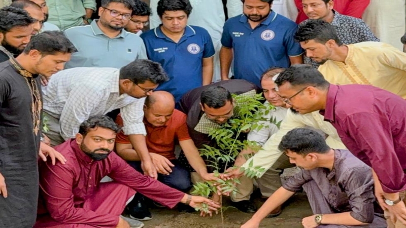 জিয়াউর রহমান স্মরণে ৪৪ টি নিম গাছ রোপণ
