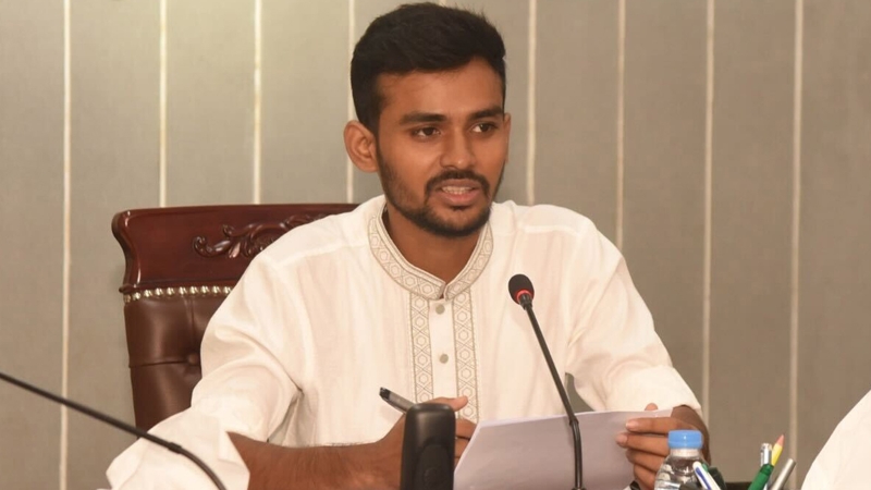 ইশরাকের শপথ নিয়ে আইনি জটিলতা আছে: উপদেষ্টা আসিফ
