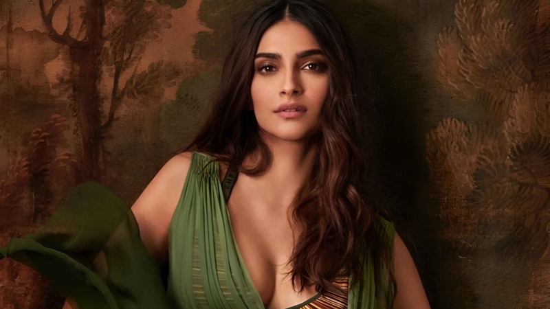 যৌন হেনস্থা নিয়ে মুখ খুললেন সোনম