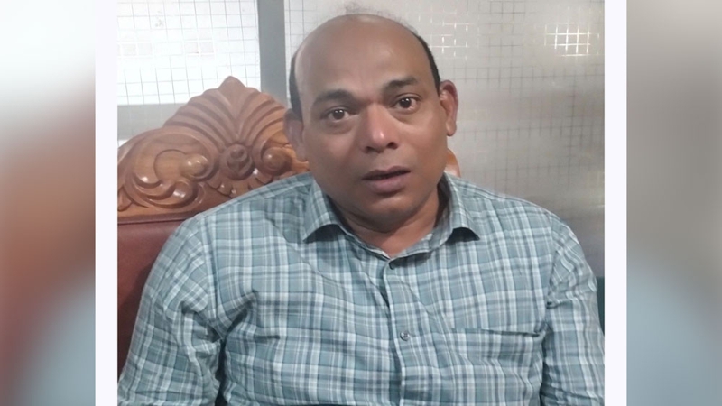 ভারতে যাওয়ার সময় বেনাপোলে আটক আ’লীগ নেতা