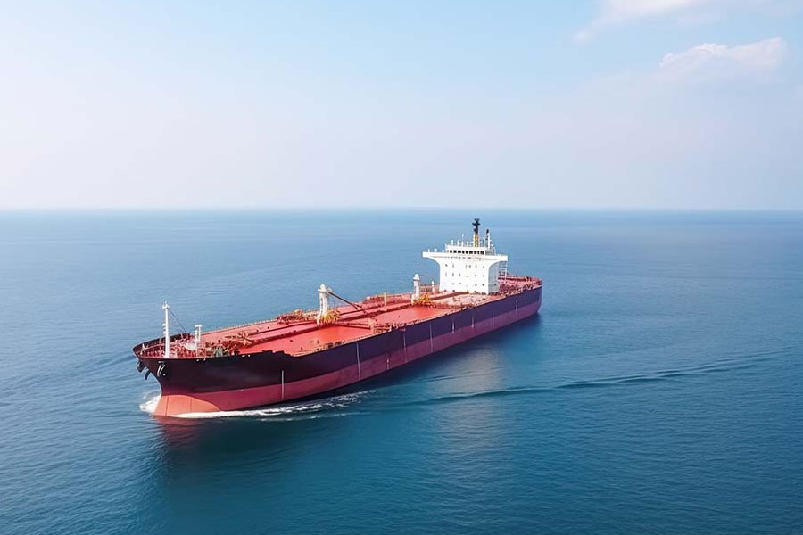 দস্যুদের কবলে তেলবাহী জাহাজ, জিম্মি ১১