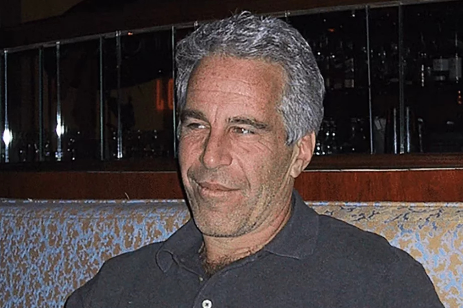 ‘বেঁচে আছেন কুখ্যাত এপস্টেইন’, চাঞ্চল্যকর দাবিতে তোলপাড়