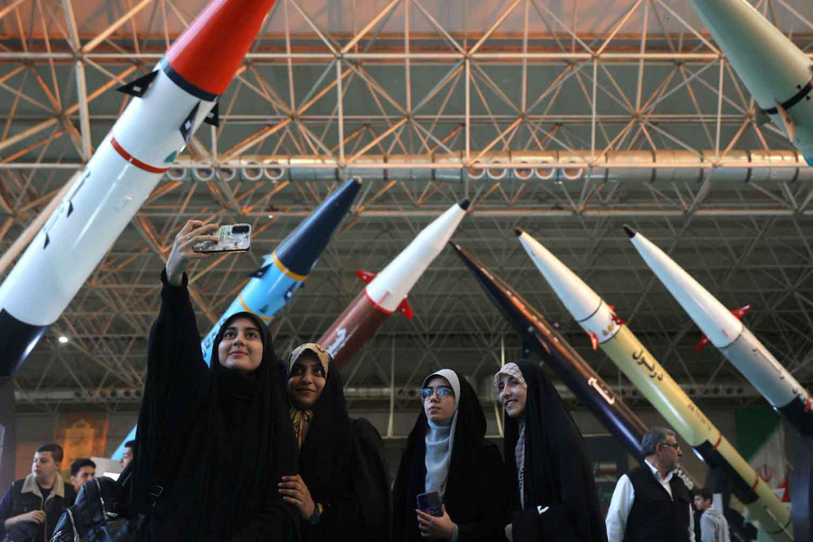 ইরান জানালো ক্ষেপণাস্ত্র নিয়ে আপস নয়, যুক্তরাষ্ট্রকে হুঁশিয়ারি