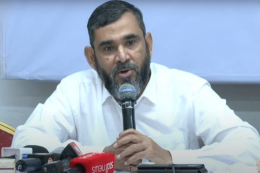 ভোটকেন্দ্রে সাংবাদিক ও পর্যবেক্ষকদের মোবাইল নিতে বাধা নেই