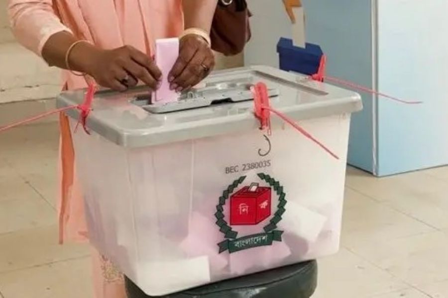 উৎকণ্ঠা ও উৎসবের ভোট আজ