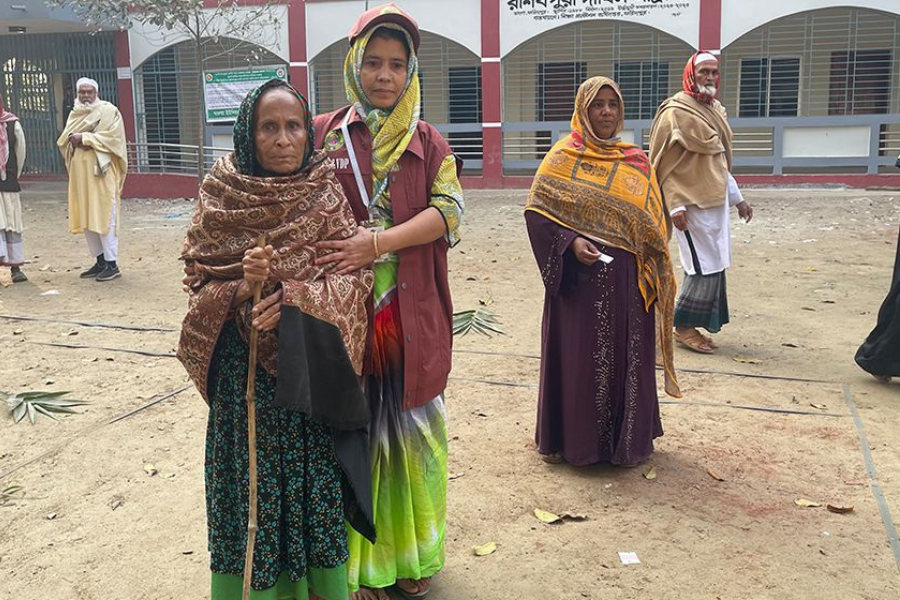 জীবনের শেষ ভোট দিলেন শতবর্ষী হাসিনা