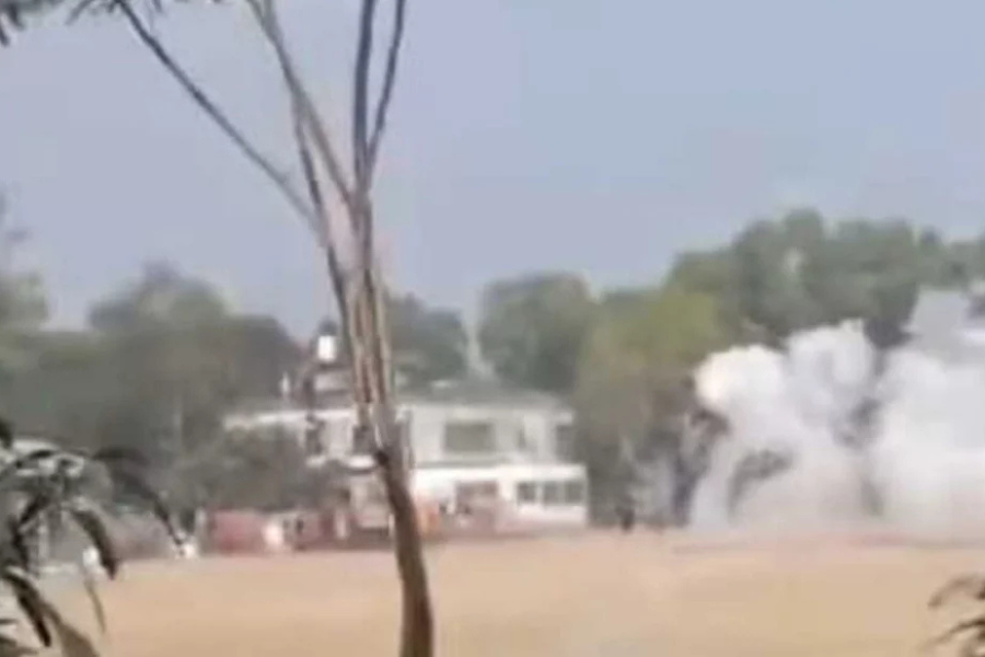 মুন্সীগঞ্জে ভোট কেন্দ্রে ককটেল বিস্ফোরণ