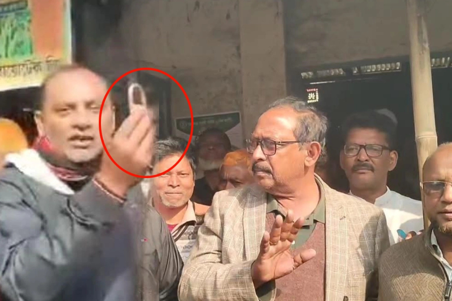 ভোটের পরদিনই আ.লীগের অফিস খুলে দিলেন বিএনপি নেতা