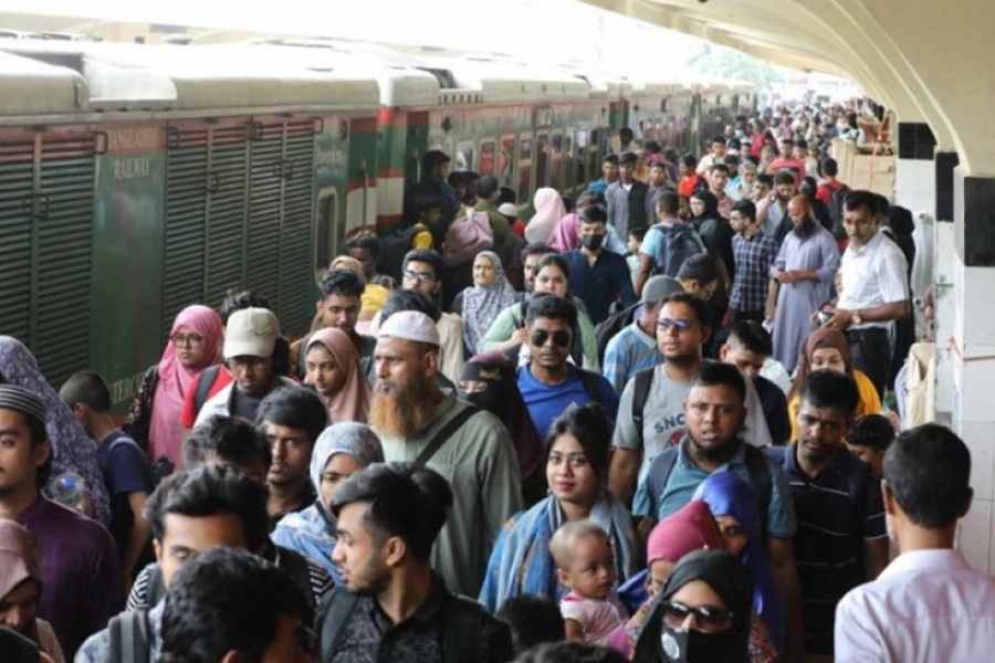 জাতীয় নির্বাচন: তিনদিনের ছুটি শেষে ঢাকায় ফিরছেন লাখো মানুষ