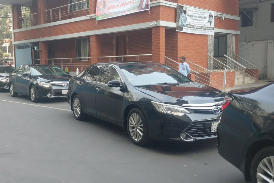 নতুন মন্ত্রিসভার সদস্যদের জন্য প্রস্তুত ৪৫ গাড়ি