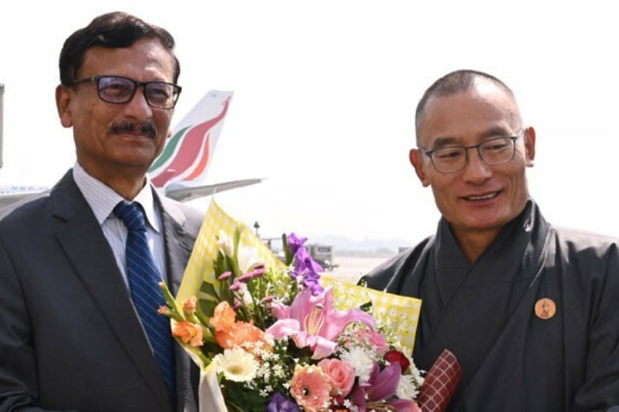 মন্ত্রিসভার শপথ অনুষ্ঠানে যোগ দিতে ঢাকায় ভুটানের প্রধানমন্ত্রী