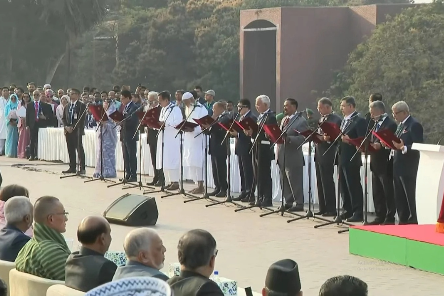 প্রথমবারের মতো মন্ত্রিসভায় ১৭ মন্ত্রী ও ২৪ জন প্রতিমন্ত্রী