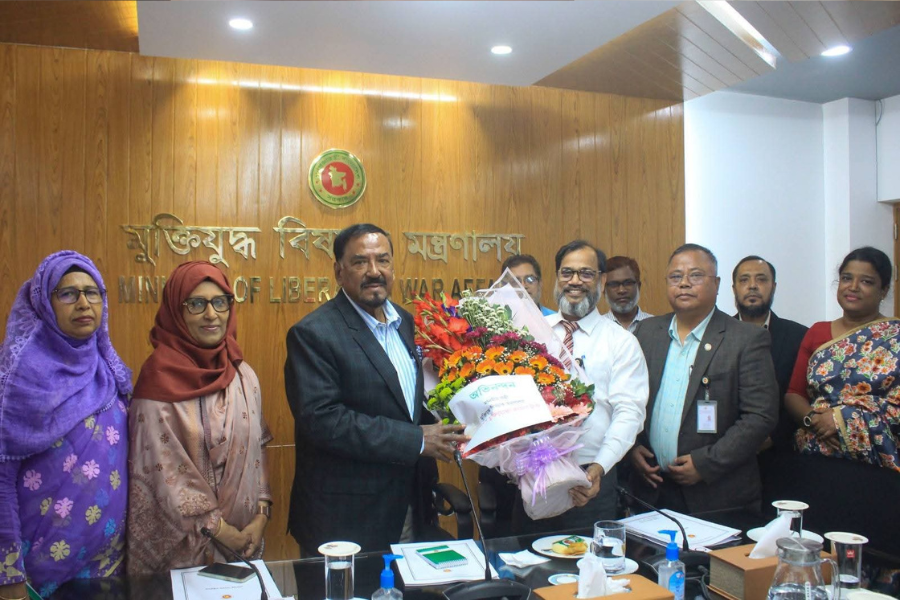 মুক্তিযুদ্ধ মন্ত্রণালয়ের দায়িত্ব নিলেন মেজর হাফিজ, দিলেন সততার বার্তা