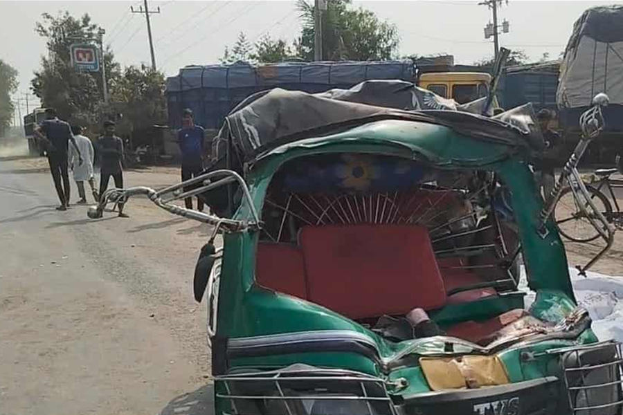 কুষ্টিয়ায় সড়ক দুর্ঘটনায় ৫ জন নিহত