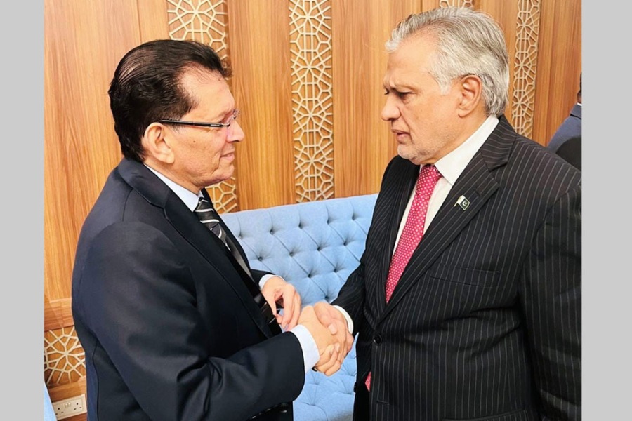 ঢাকায় আসতে চান পাকিস্তানের প্রধানমন্ত্রী