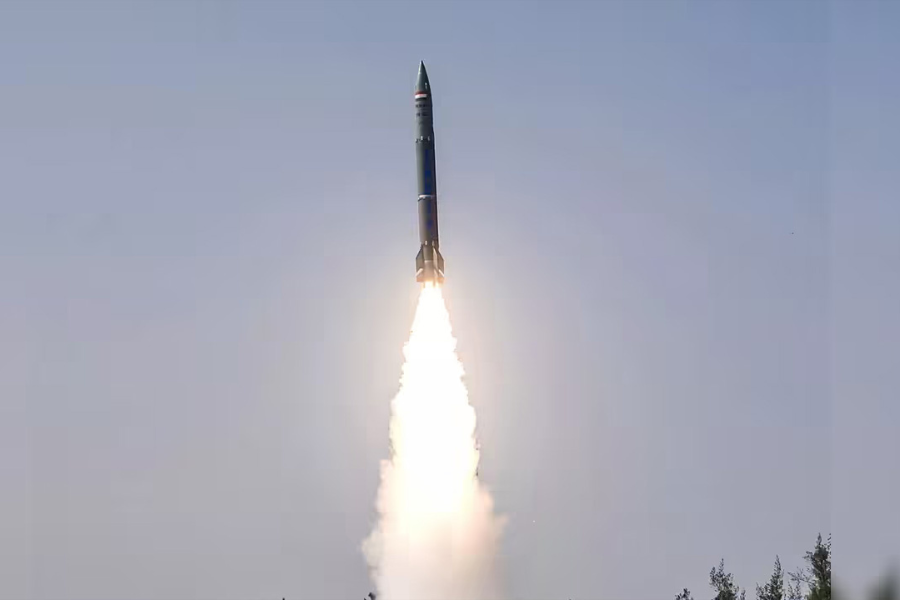 ইরানের মিসাইল হামলায় আবুধাবিতে একজন নিহত