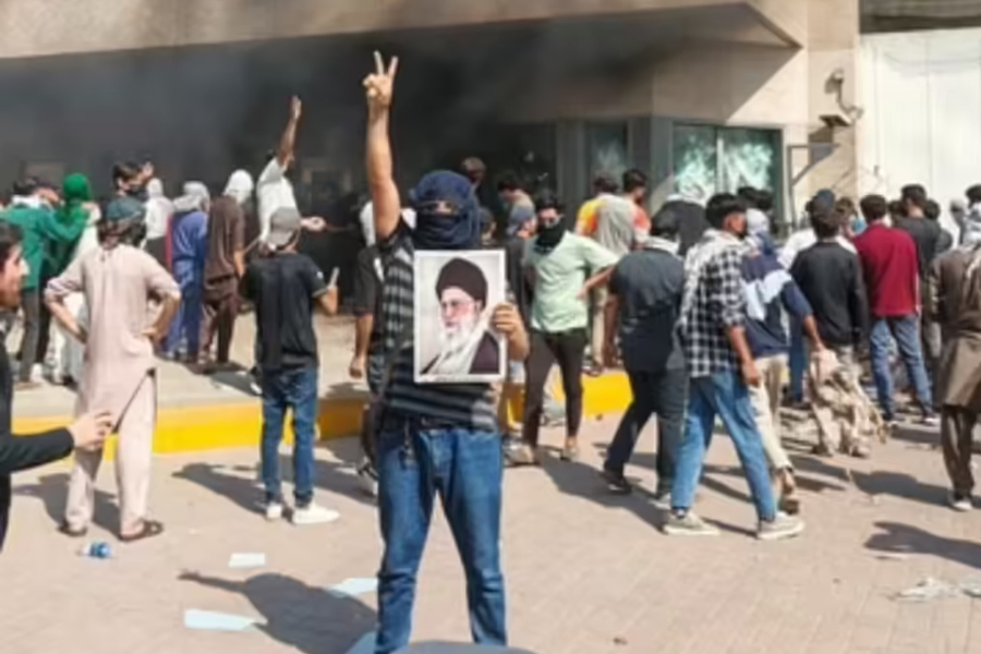 পাকিস্তানের মার্কিন দূতাবাসে হামলা, নিহত ৮